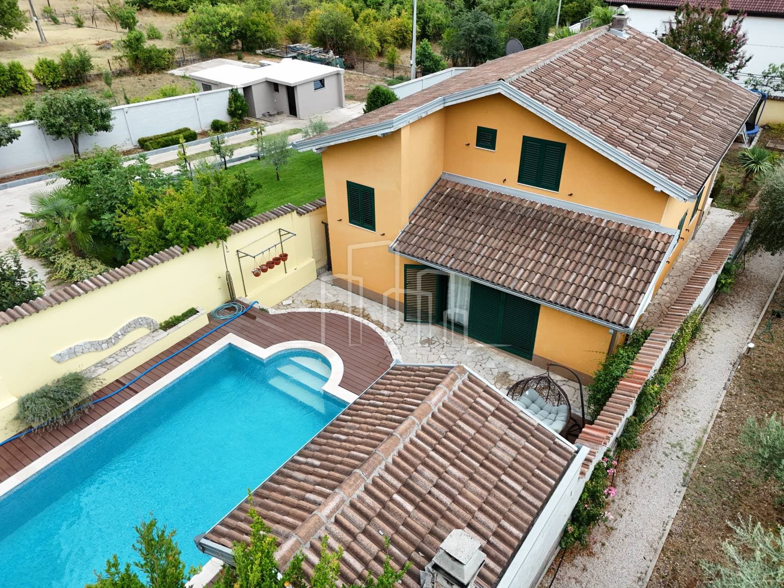 Shtëpi e bollshme me 3 dhoma gjumi në shitje në Mostar 1