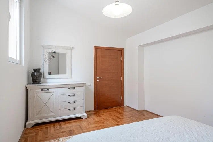 Dvosoban dupleks stan sa pogledom na more u Budvi 98 м2 15