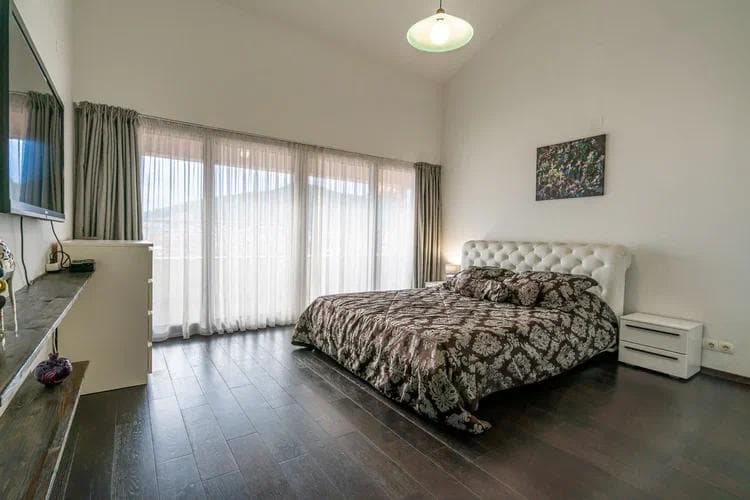 Dvosoban dupleks stan sa pogledom na more u Budvi 98 м2 9