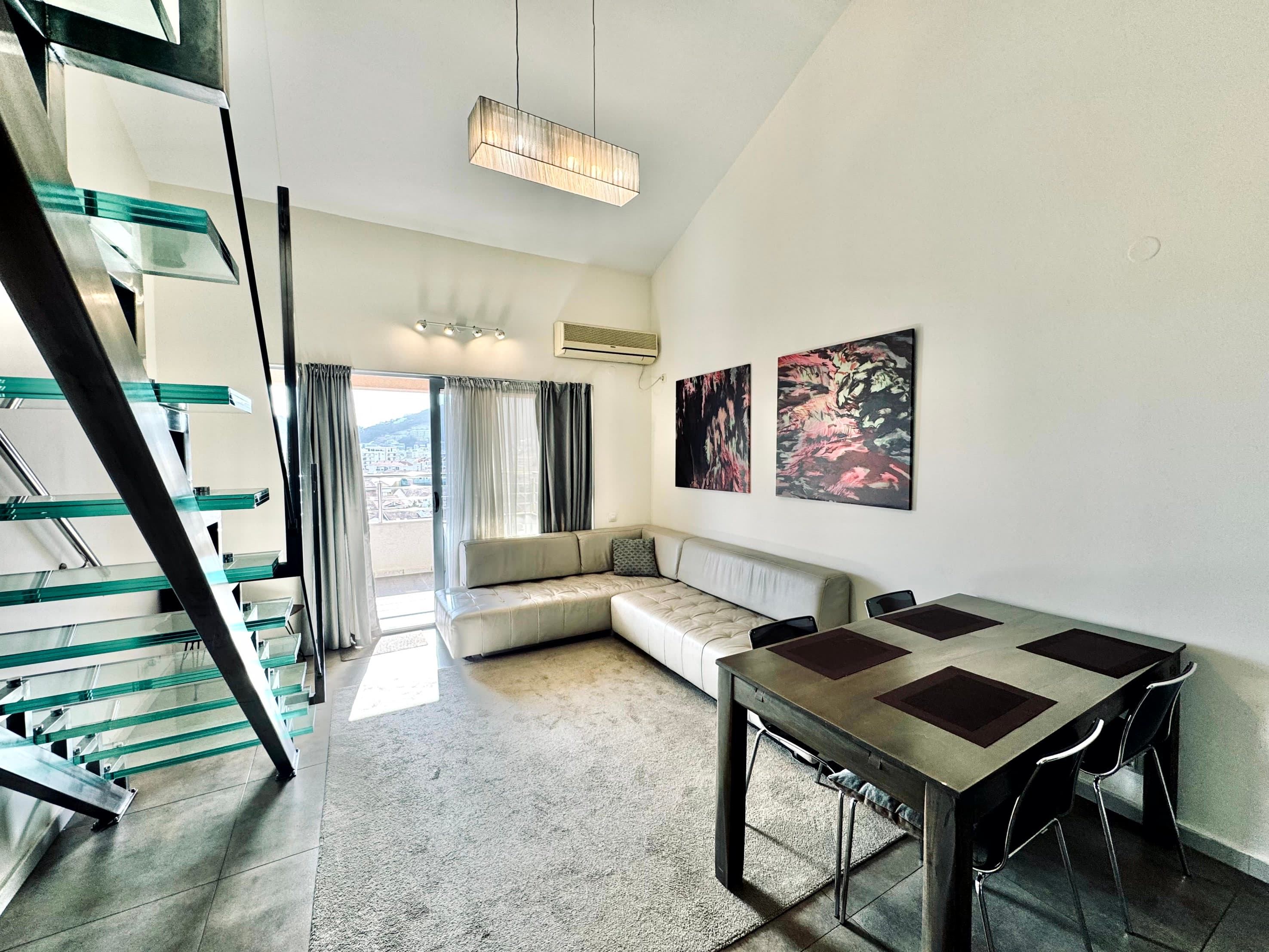 Dvosoban dupleks stan sa pogledom na more u Budvi 98 м2 8