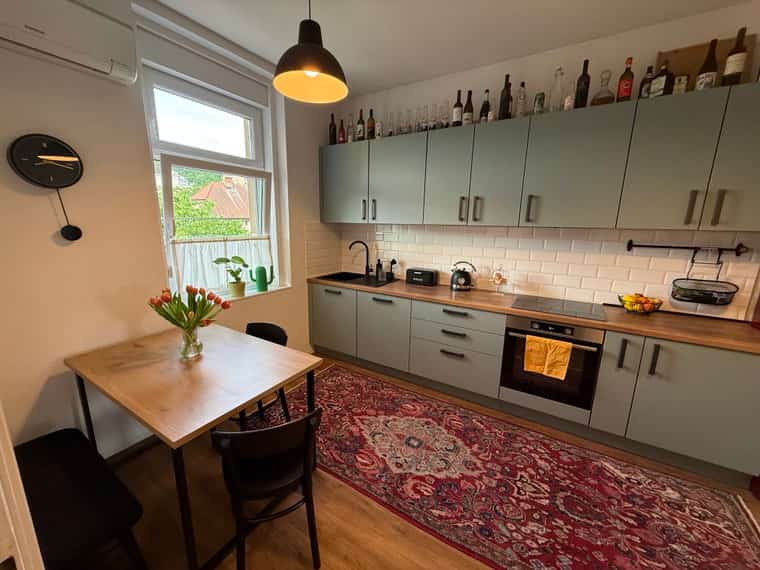 Renovated 2-room apartment with glazed balcony in Šiška