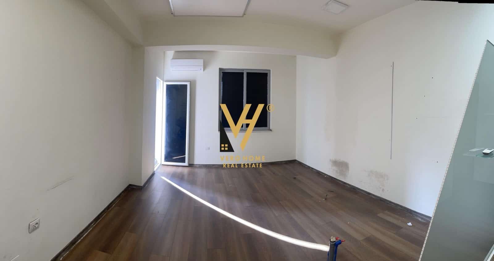 96 M2 Office For Rent On Rruga E Kavajes 65,000 Lek