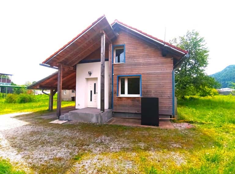 Renovated detached house with additional buildings in Kočevje
