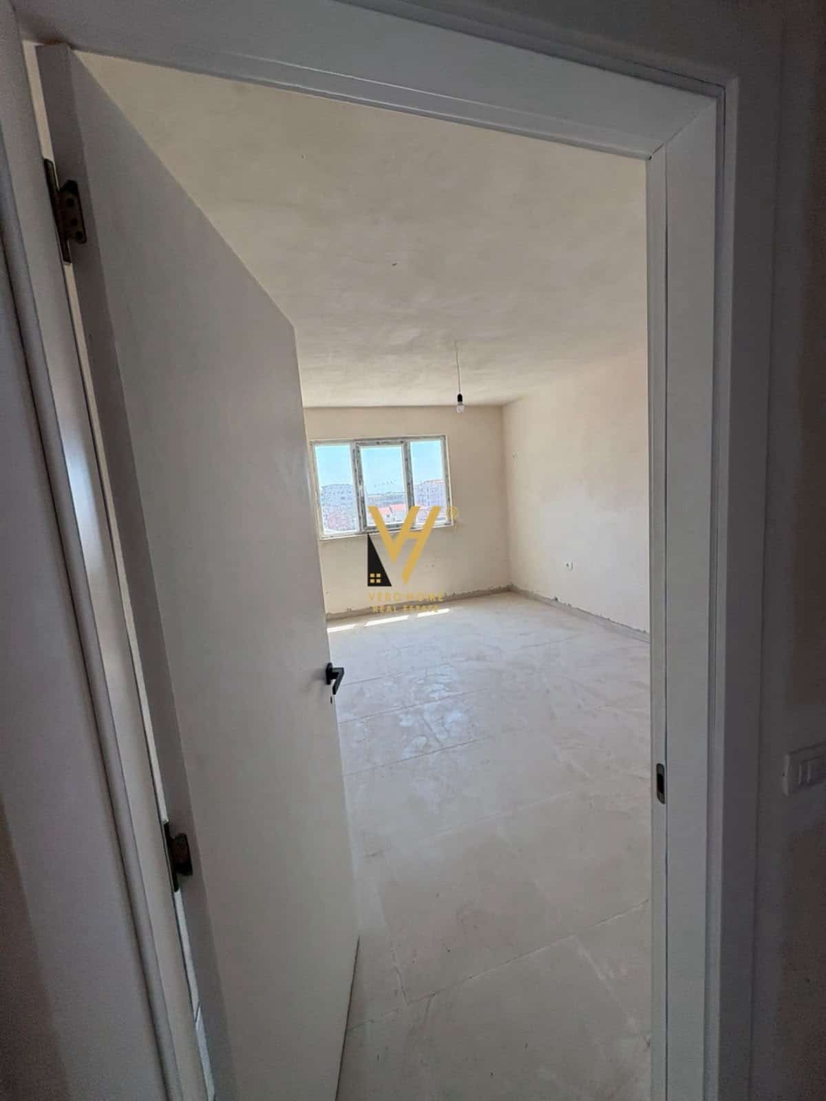 3+1+BALCONY APARTMENT FOR SALE IN KAVAJË 101,000 EUROS
