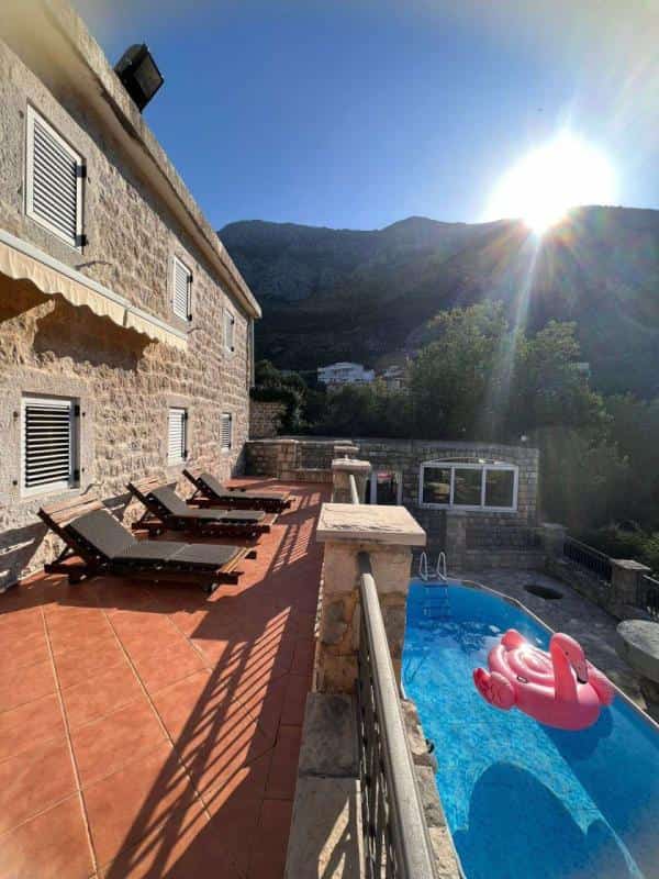 Stone Villa for Seasonal Rent 150 m from the Sea in Reževići